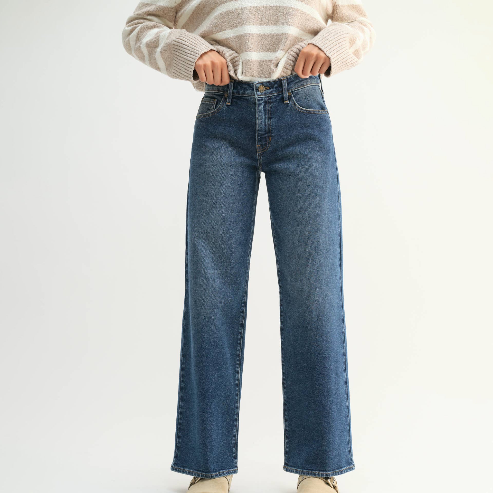 Medium Rise Slim Wide Leg