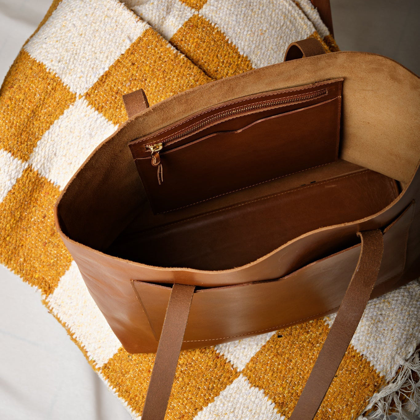 Contigo Leather Tote Bag