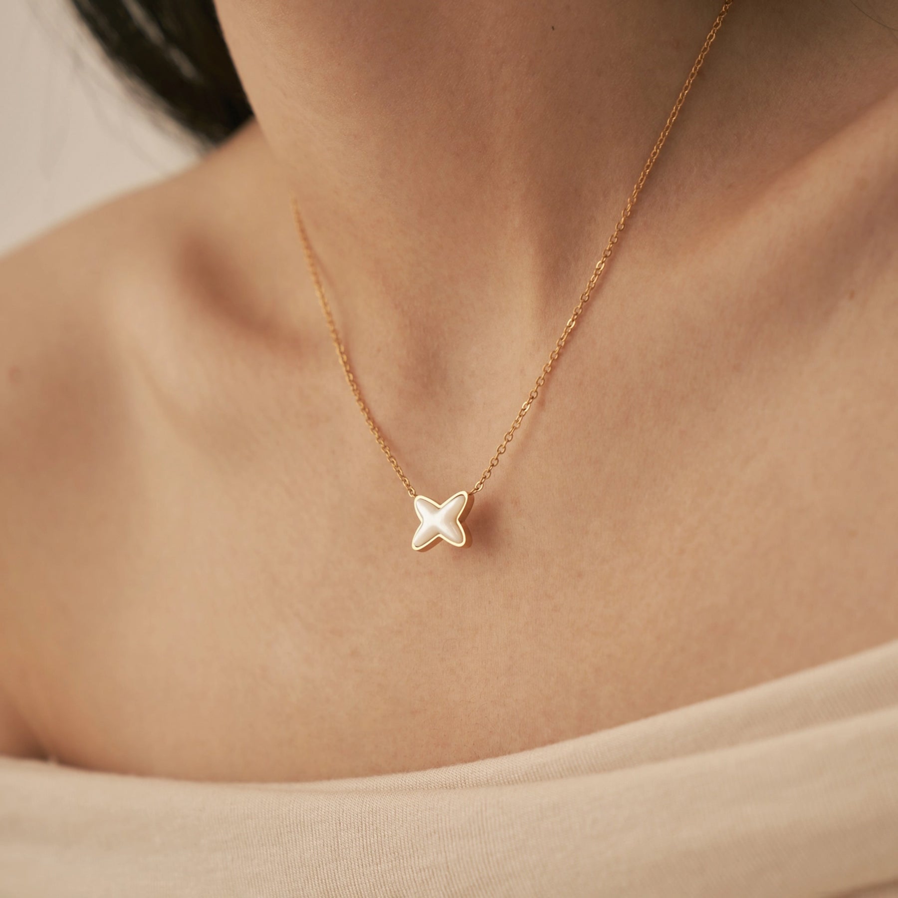 Bow Pendant Necklace