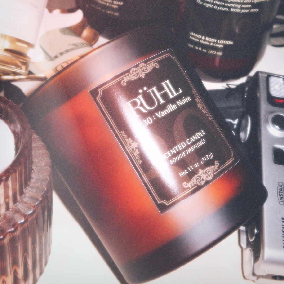 No 30: Vanille Noire 11oz Candle