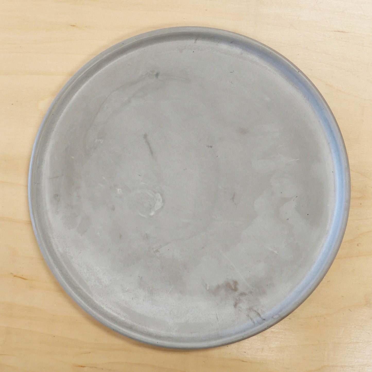 
                  
                    OC Round Tray - Concrete
                  
                