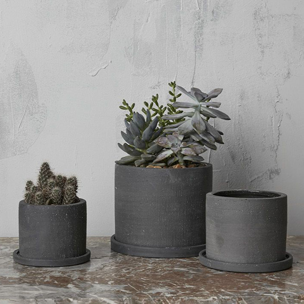 Easton Planter + Saucer