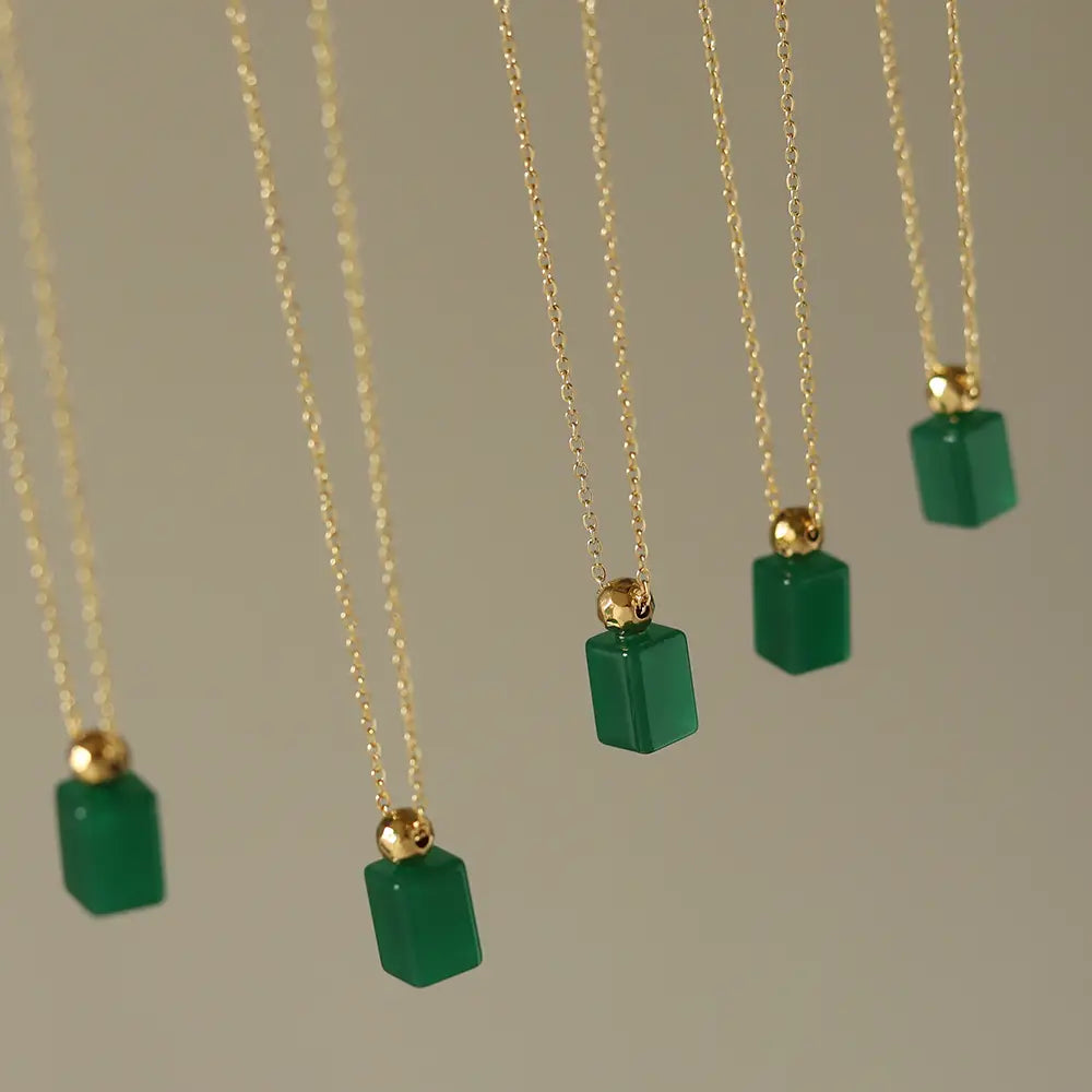 18K Gold Emerald Green Pendant Necklace